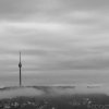 Fernsehturm im Nebel